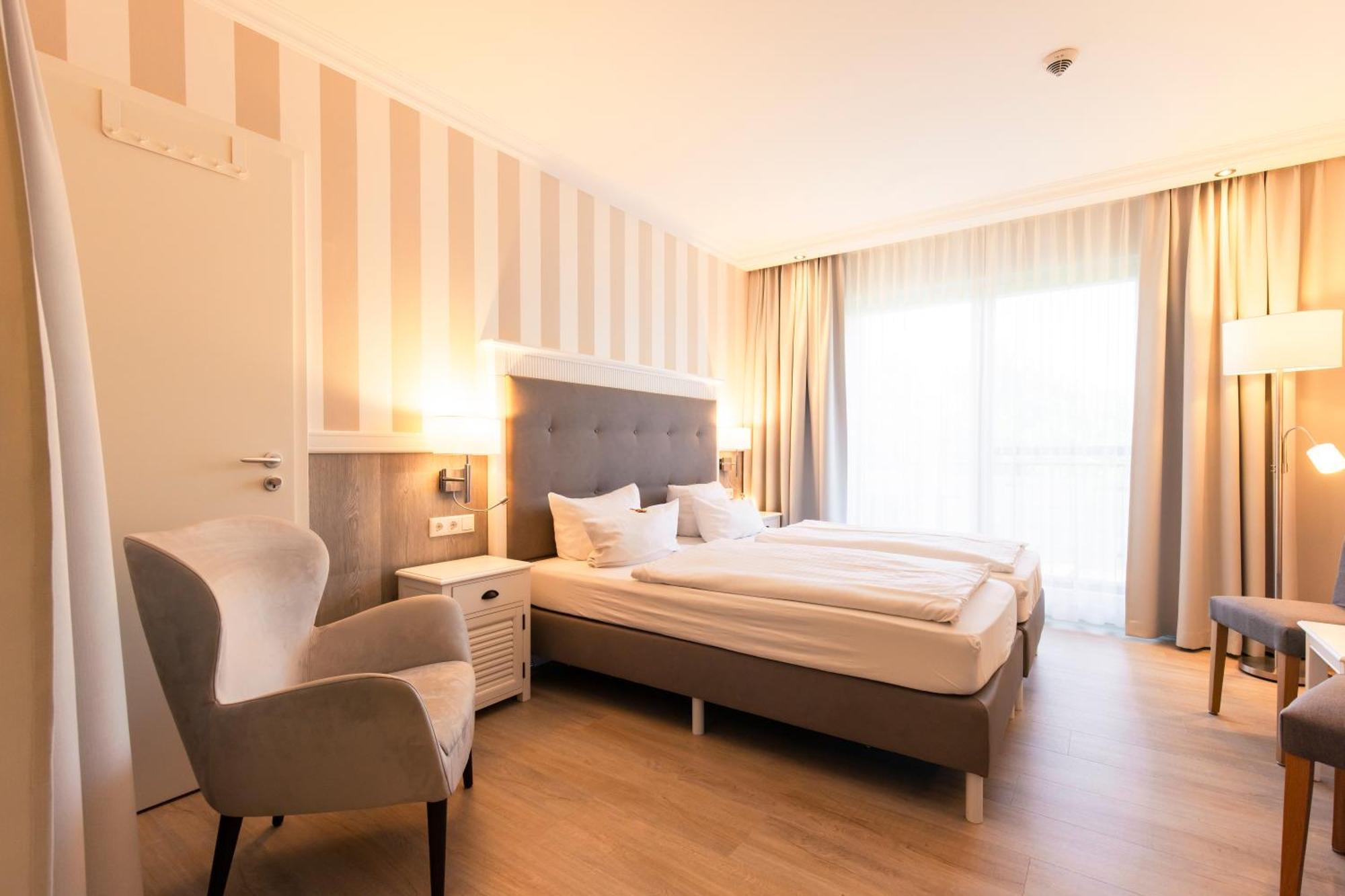 Resort Hotel IV Jahreszeiten Цингст Экстерьер фото